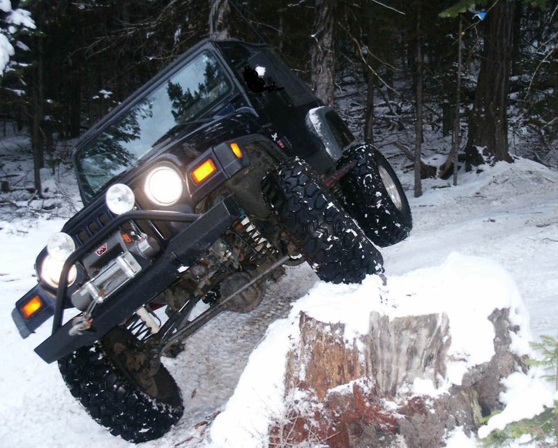 2012-Jeep-Wrangler-Black-Edition-Front-Picture.jpg