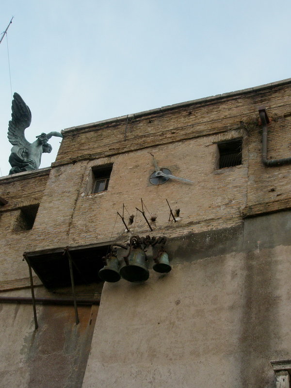 PB300523.jpg